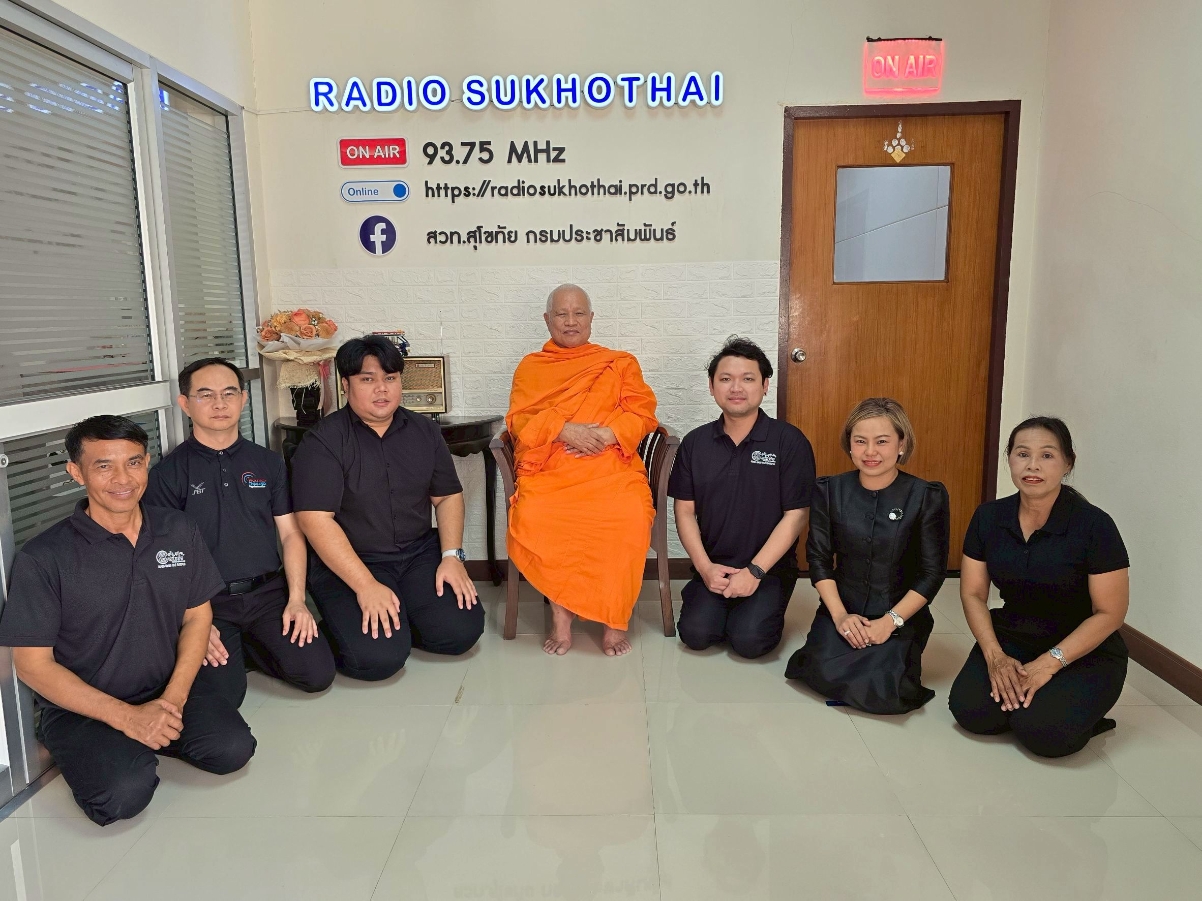 เจ้าคณะจังหวัดสุโขทัย เมตตารับนินมต์มาบันทึกเสียงอวยพรปีใหม่ 2569 ณ สวท.สุโขทัย