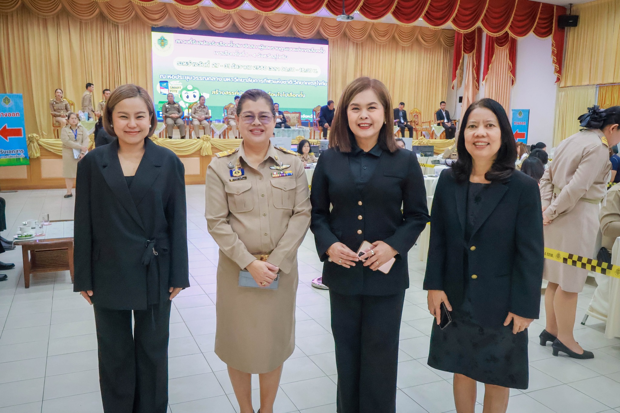 สวท.สุโขทัย ร่วมทำข่าวการรับสมัครรับเลือกตั้งสมาชิกสภาผู้แทนราษฎรแบบแบ่งเขต เขตเลือกตั้งที่ 1 - 4 จังหวัดสุโขทัยวันแรก